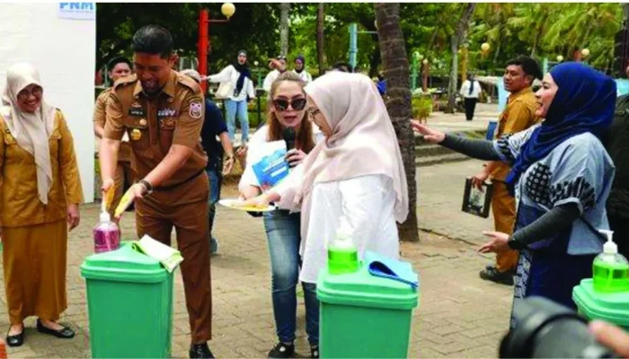 PNM dan Dinkes Makassar Ajak Warga Rayakan Hari Cuci Tangan dengan Edukasi Kebersihan