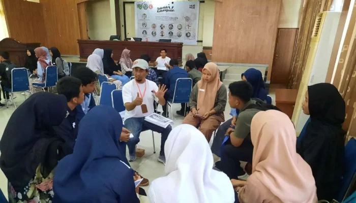 100 Mahasiswa UMMA Maros Ikuti Pelatihan ‘Kebal Hoaks’ di Sekolah Kebangsaan Tular Nalar 3.0 oleh Mafindo