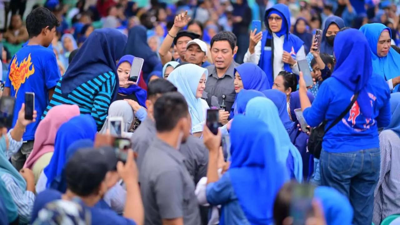 Fatmawati Rusdi Gaet Dukungan Perempuan di Makassar: “Perempuan Pasti Pilih Sesamanya!” 2 Fatmawati Rusdi Gaet Dukungan Perempuan di Makassar: “Perempuan Pasti Pilih Sesamanya!”