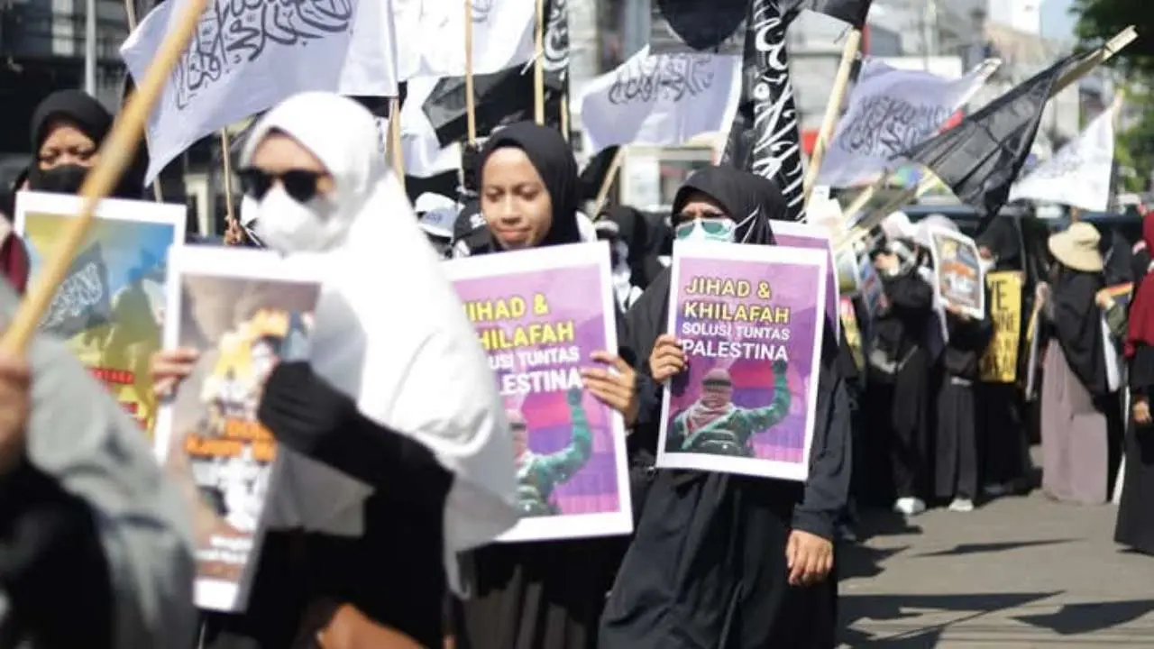 Hentikan Genosida, Aksi Bela Palestina di Makassar Serukan Jihad 2 Aksi Bela Palestina di Makassar, Serukan Kemerdekaan dan Hentikan Genosida
