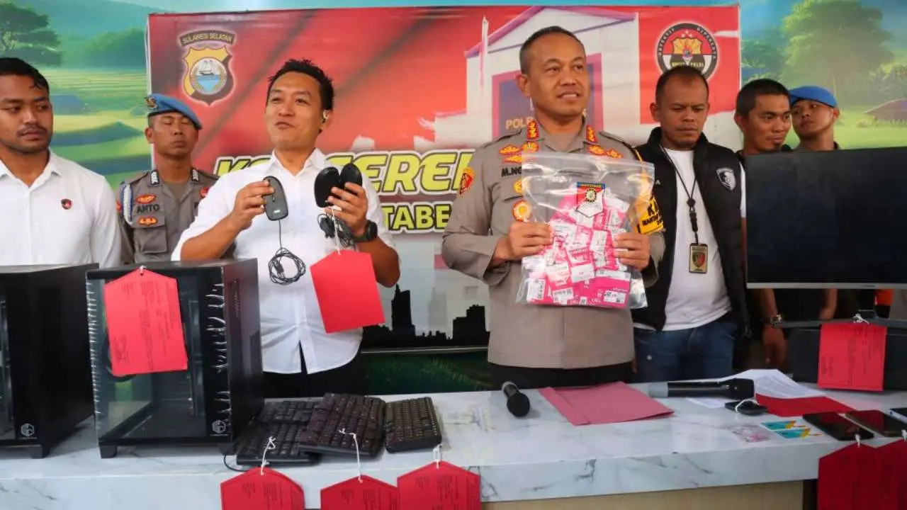 Polisi Bongkar Jaringan Judi Online Beromzet Rp700 Juta di Makassar, 5 Pelaku Ditangkap