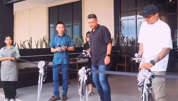 Pembukaan Expat. Roasters di Makassar: Surga Kopi dan Seni di Tepian Laut