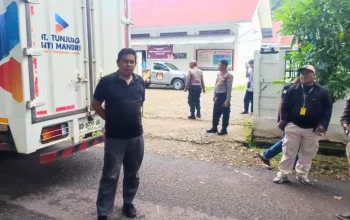Polres Maros Kawal Distribusi Logistik Pilkada Hingga ke KPU