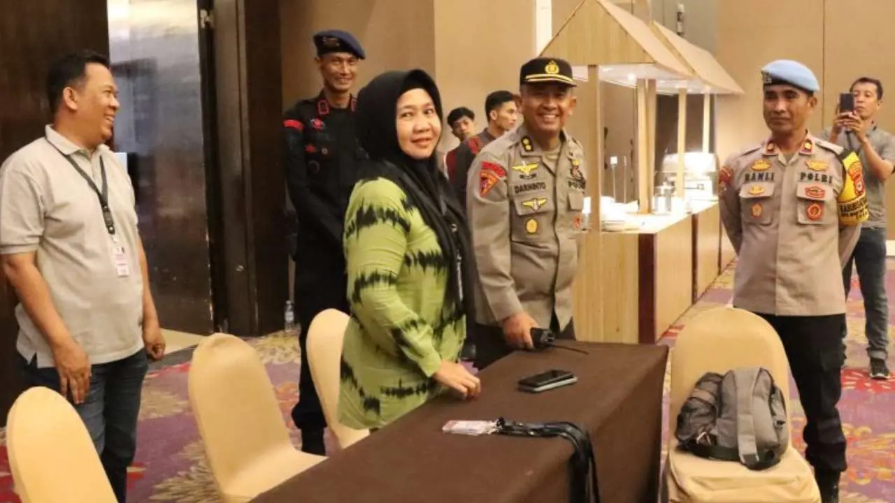Kabag Ops Polrestabes Makassar Pimpin Apel Pengamanan Rapat Pleno Pilkada di Hotel Claro