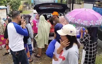 Serahkan Bantuan, Birma Peduli Ringankan Beban Korban Banjir di Manggala 6 Serahkan Bantuan, Birma Peduli Ringankan Beban Korban Banjir di Manggala