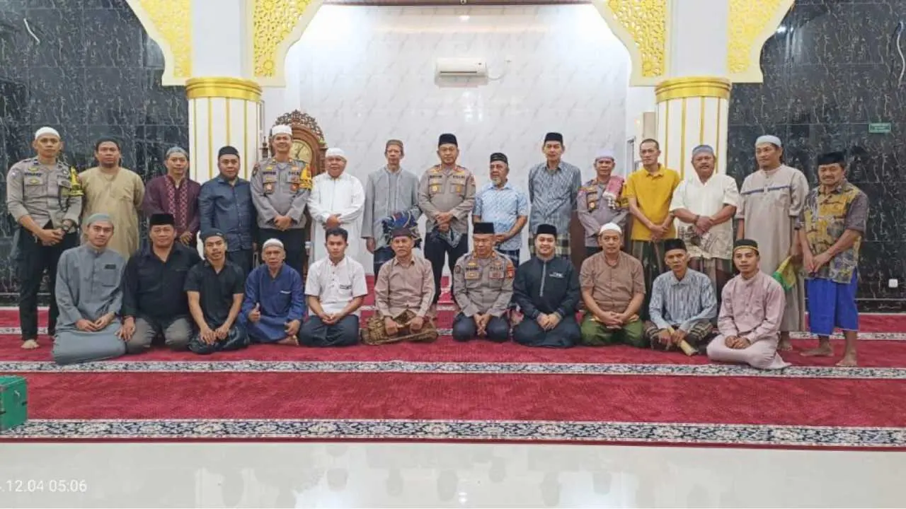 Kapolrestabes Makassar Safari Subuh di Masjid Inayatullah, Sampaikan Pesan Kebersamaan
