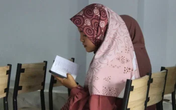 Ironi Hari Guru: Persoalan Guru dan Kualitas Siswa 5 Ironi Hari Guru: Persoalan Guru dan Kualitas Siswa