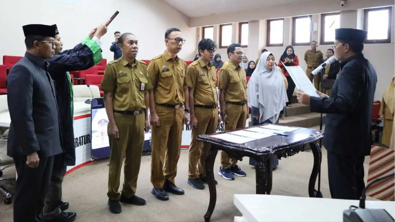 Wali Kota Lantik 4 Pejabat Fungsional Perizinan Lingkup DPM-PTSP Makassar