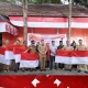Sekcam Ujung Tanah Terima Pembagian Bendera Merah Putih dari Kesbangpol Makassar