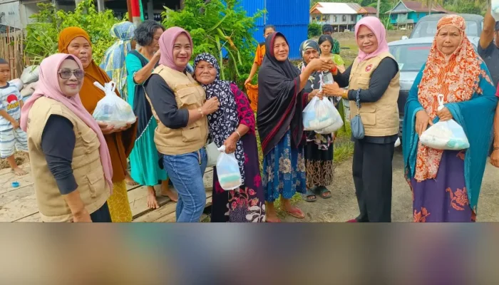 Relawan AAS Community Salurkan Bantuan untuk Korban Banjir di Sulsel
