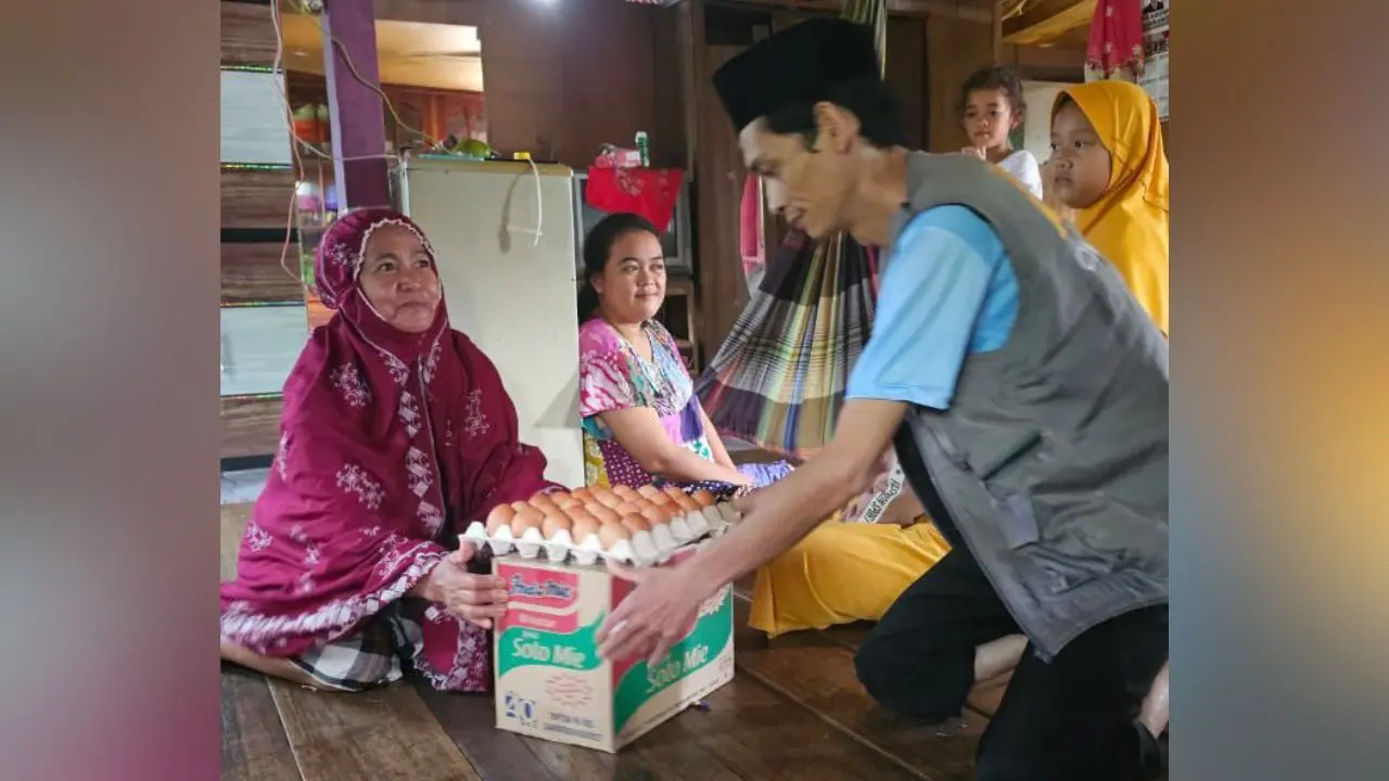 Relawan AAS Community Salurkan Bantuan untuk Korban Banjir di Sulsel 2 Relawan AAS Community Salurkan Bantuan untuk Korban Banjir di Sulsel