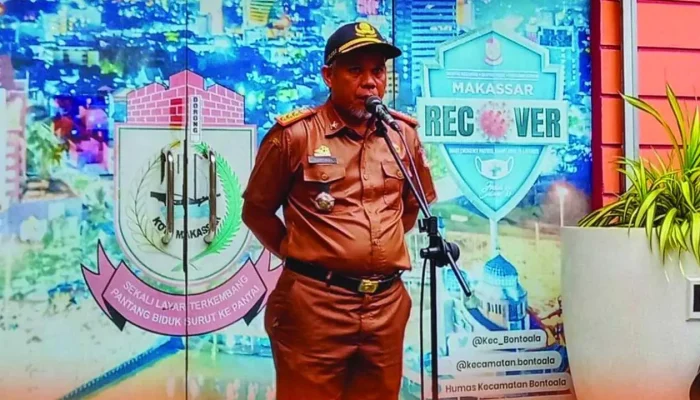 Sekcam Bontoala Tekankan Disiplin dan Kebersamaan Saat Pimpin Apel Pagi