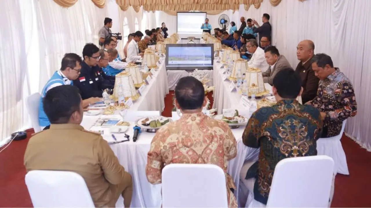 Ini Penjelasan Pj Bupati Jeneponto ke Komisi XII DPR RI di Area PLTB Tolo 2 Ini Penjelasan Pj Bupati Jeneponto ke Komisi XII DPR RI di Area PLTB Tolo