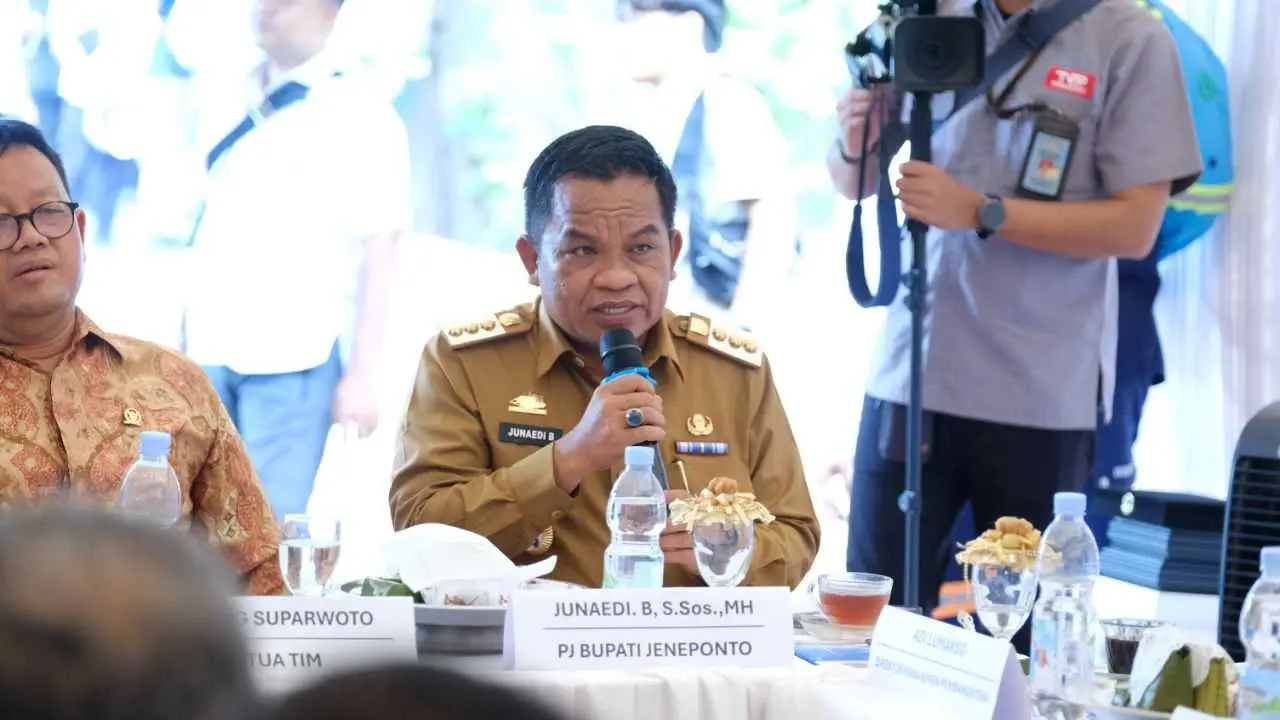 Ini Penjelasan Pj Bupati Jeneponto ke Komisi XII DPR RI di Area PLTB Tolo