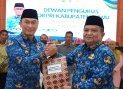 Prof Zudan Kobarkan Semangat Korpri dan Bagikan Bantuan untuk Warga Luwu
