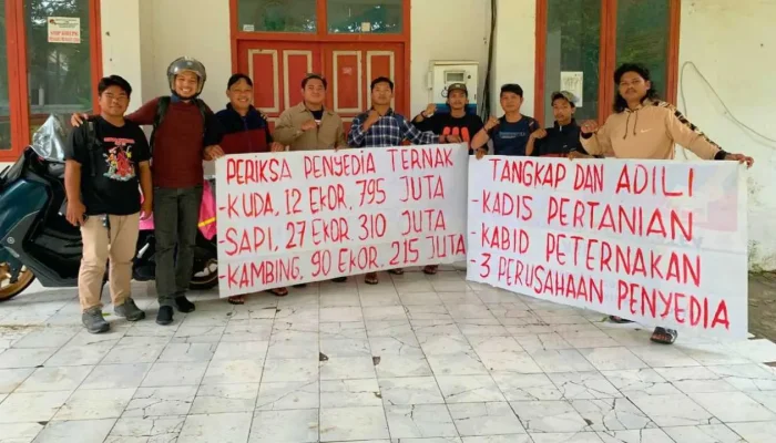 Aktivis Demo Dinas Pertanian Jeneponto Tuntut Transparansi Pengadaan Ternak