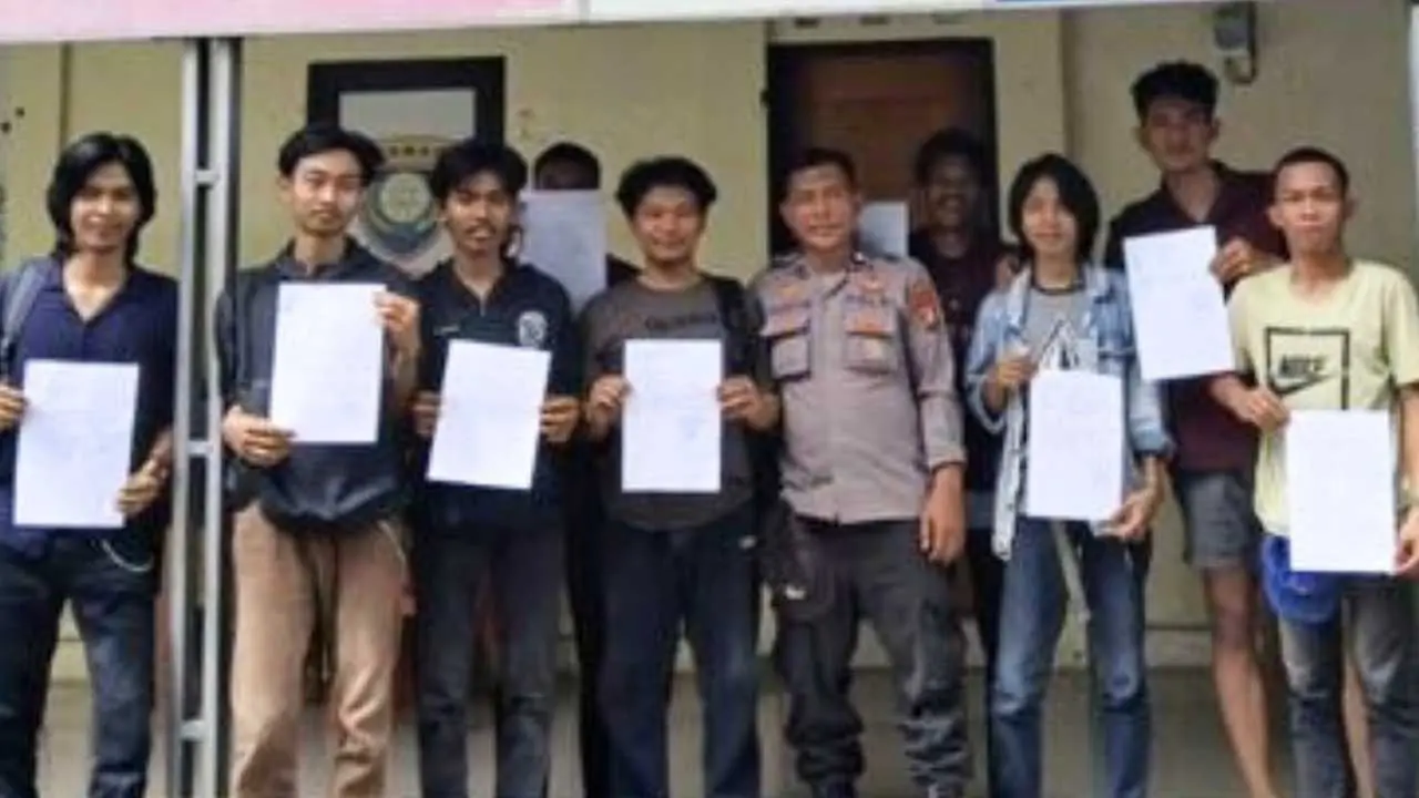 Asyik Pesta Miras Ballo, 9 Remaja Diamankan Polsek Tamalate 2 Asyik Pesta Miras Ballo, 9 Remaja Diamankan Polsek Tamalate