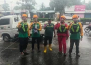 Relawan Wahdah Bantu Korban Banjir di Makassar