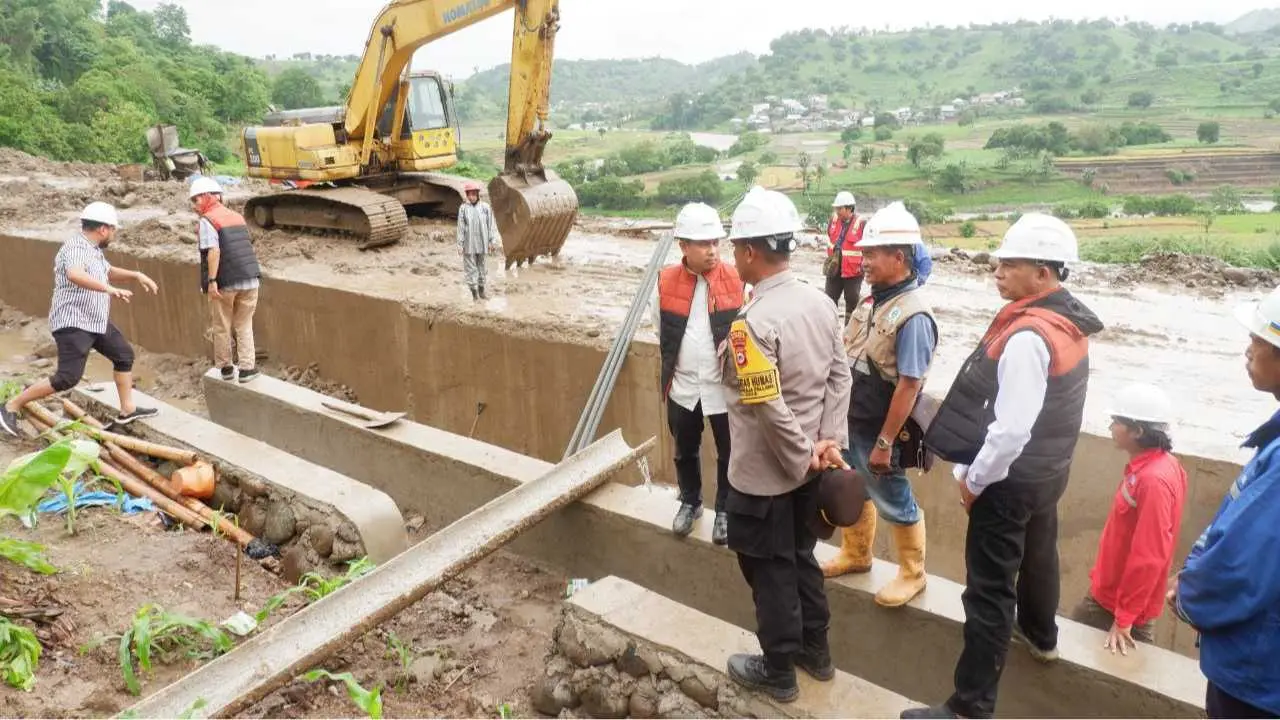 Baru Dilantik, Pj Bupati Jeneponto Langsung Tinjau Bendungan Karalloe yang Amblas