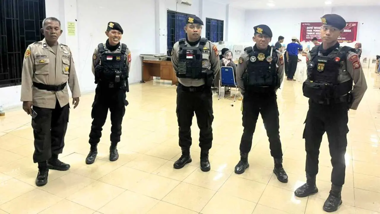 Polres Maros Siagakan Ratusan Personel untuk Amankan Kotak Suara di PPK