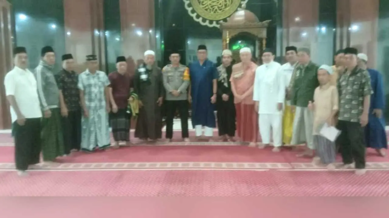 Kapolsek Mariso Sampaikan Pesan Kamtibmas di Safari Subuh