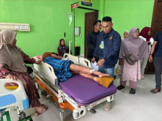 Pelaku Pembusuran di Tarowang Jeneponto Tak Berkutik saat Diringkus Polisi 2 Pelaku Pembusuran di Tarowang Jeneponto Tak Berkutik saat Diringkus Polisi