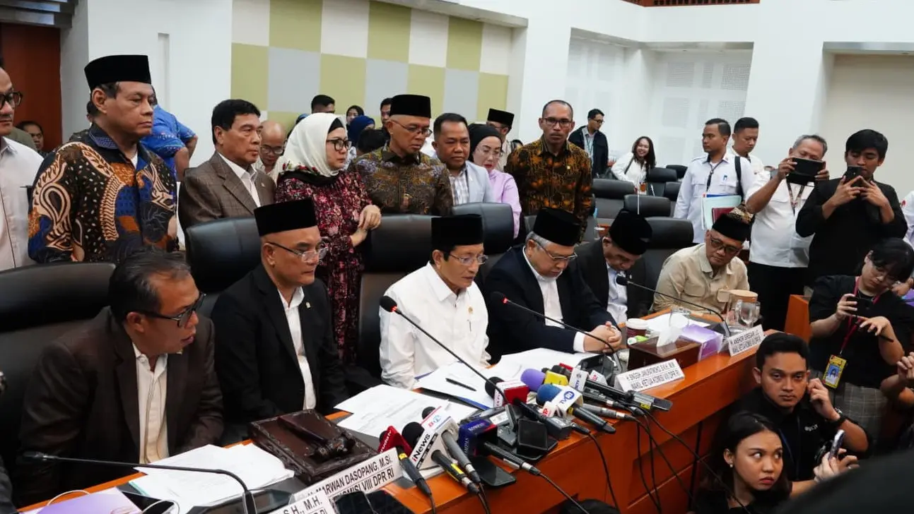 Kemenag dan DPR Sepakati Penurunan Biaya Haji 2025 2 Kemenag dan DPR Sepakati Penurunan Biaya Haji 2025