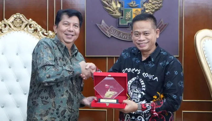 Pj Gubernur Prof Fadjry Ajak OJK Tingkatkan KUR untuk Petani Sulsel