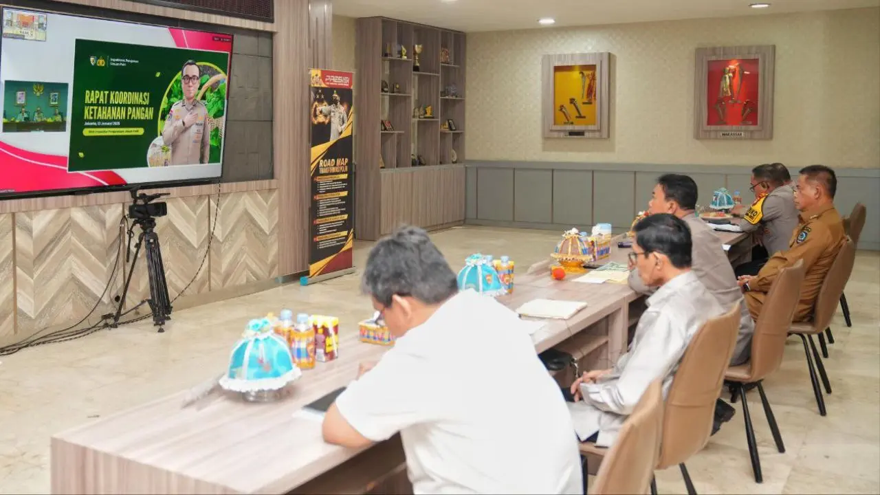 Mentan Amran Gandeng Polri Genjot Swasembada Pangan Lewat Gerakan Tanam Jagung Serentak 2 Mentan Amran Gandeng Polri Genjot Swasembada Pangan Lewat Gerakan Tanam Jagung Serentak