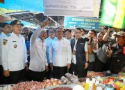 Didampingi Danny Pomanto Tinjau Harga Pangan, Zulkifli Hasan: Harga Lebih Rendah!