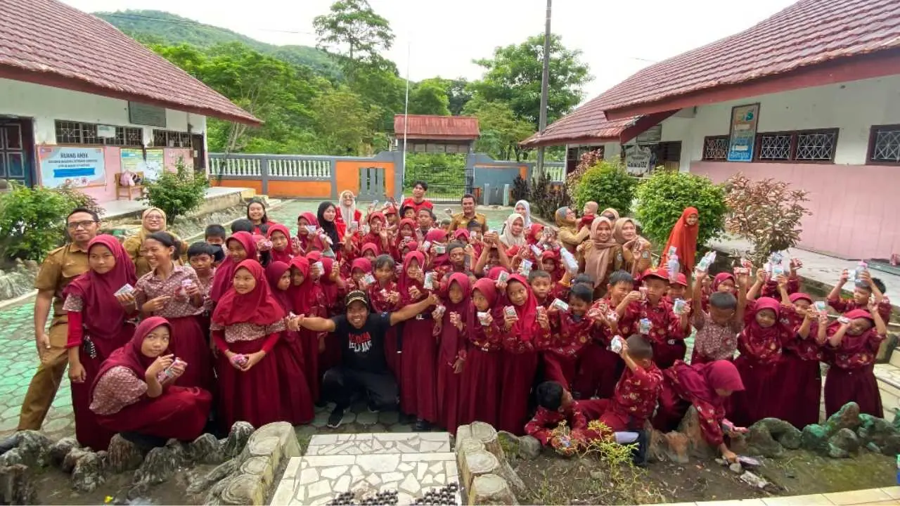 Mahasiswa KKN Unhas Kampanyekan Hidup Bersih dan Sehat di SDN 32 Parepare