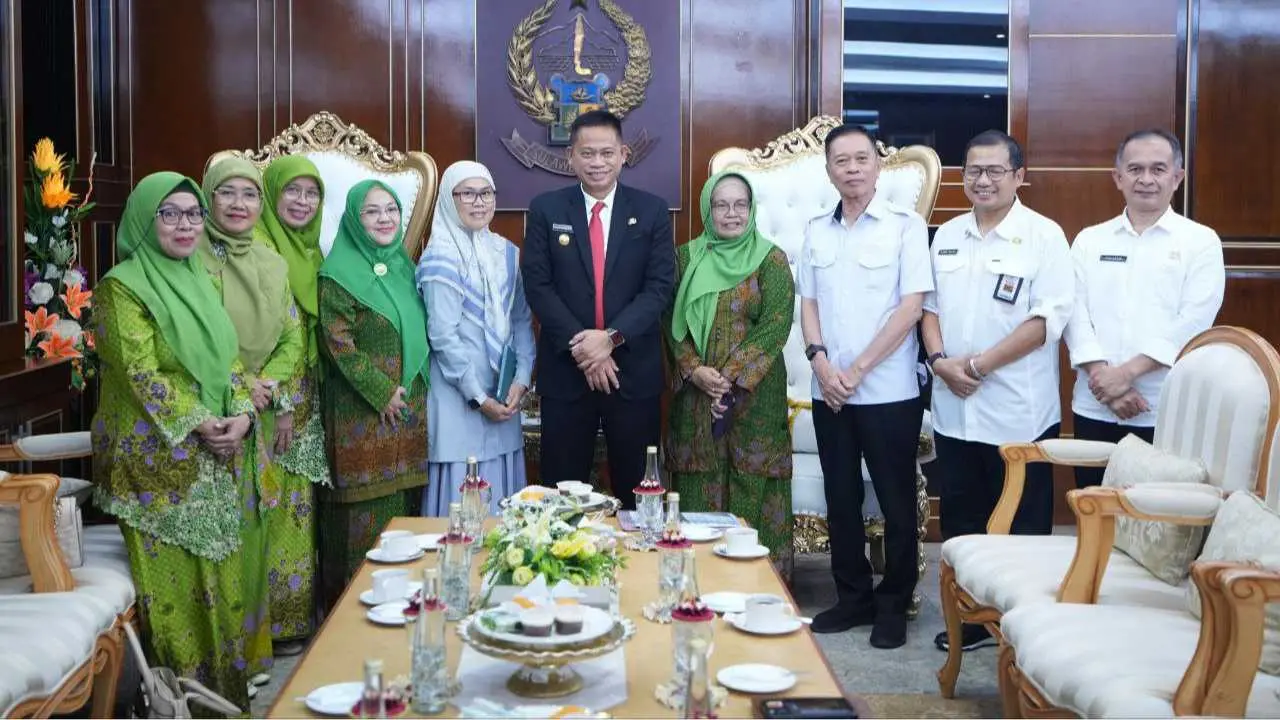 Temui Pj Gubernur Prof Fadjry, Andi Majdah Laporkan Persiapan Kongres Muslimat NU Hingga Rencana Kedatangan Menteri PPPA ke Sulsel
