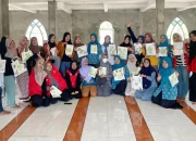 Ibu-Ibu di Tellumpanua Berkreasi Ecoprint, Raih Peluang Usaha Ramah Lingkungan