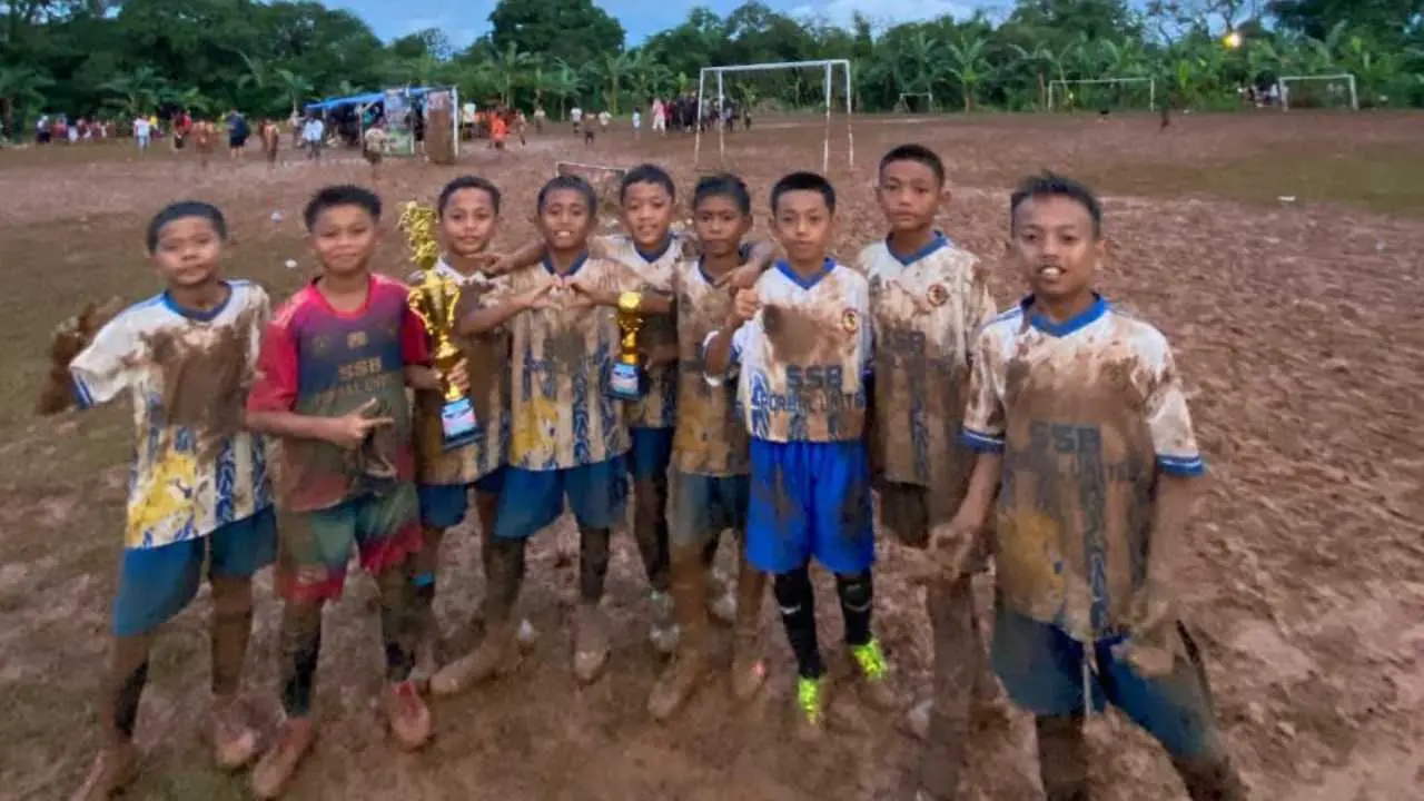 U 11 SSB Porbal Jeneponto Raih Juara Piala Louruhu Cup 2025 di Maros, Alle Sang Kiper jadi Penentu Kemenangan 3 U 11 SSB Porbal Jeneponto Raih Juara Piala Louruhu Cup 2025 di Maros, Alle Sang Kiper jadi Penentu Kemenangan