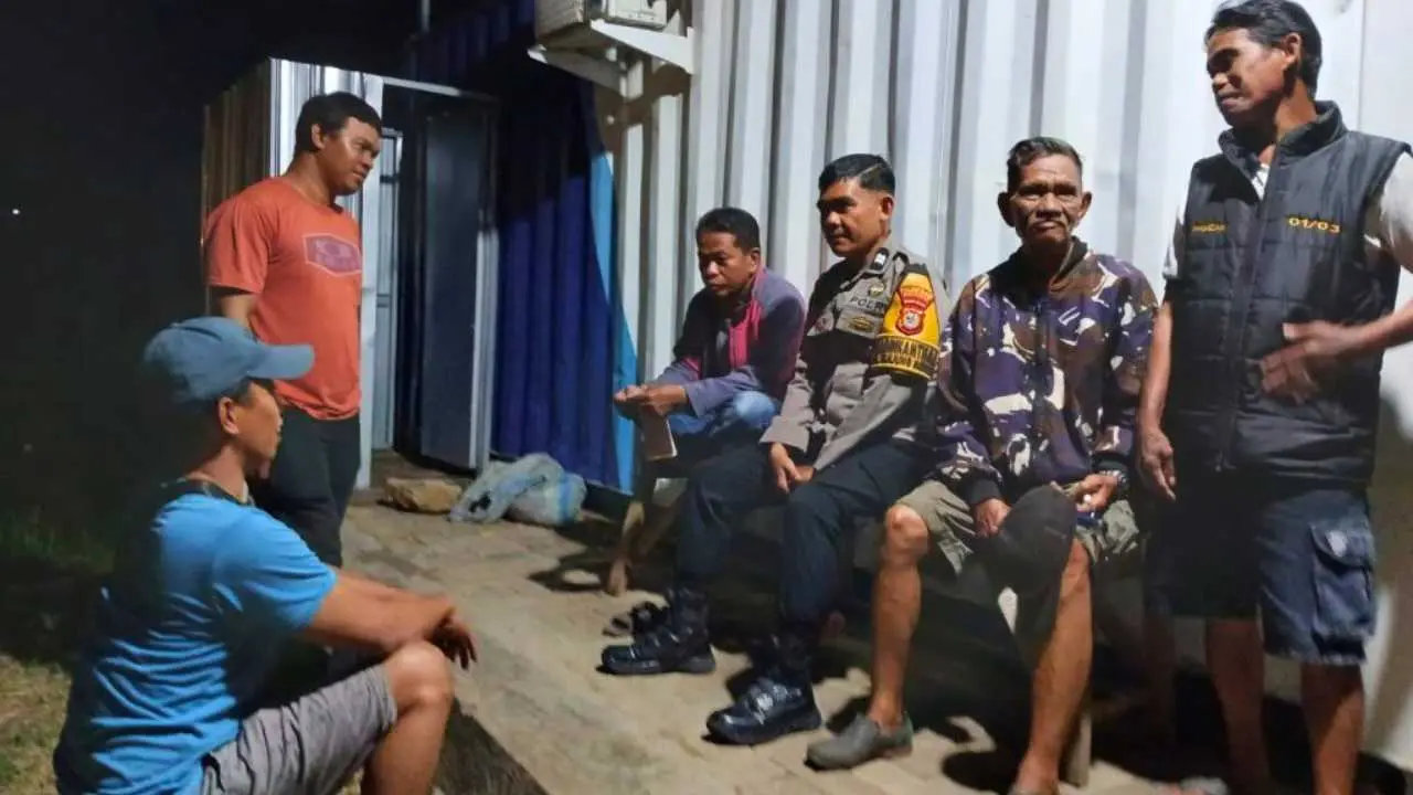 Bhabinkamtibmas Tamalate Gencar Sambangi Warga Lewat Program 'Door to Door System'