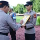 Kapolda Sulsel Berikan Penghargaan dan Sanksi PTDH dalam Upacara Gabungan