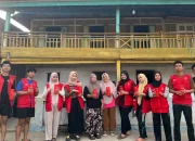 Mahasiswa KKN-T Unhas Ajari Warga Pulau Harapan Memanfaatkan Botol Plastik Bekas sebagai Wadah Media Tanam
