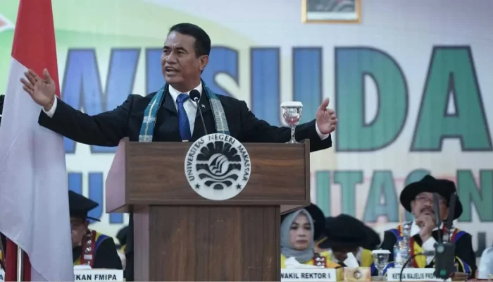 Hadiri Wisuda UNM, Mentan Amran Beri Pesan Ini untuk Generasi Muda