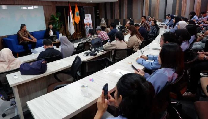 Universitas Moestopo Undang Akademisi Malaysia untuk Bahas Kondisi Dunia