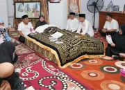 Melayat ke Rumah Duka HM Alwi Hamu, Prof Fadjry Djufry: Beliau Banyak Berkontribusi untuk Kemajuan Sulsel
