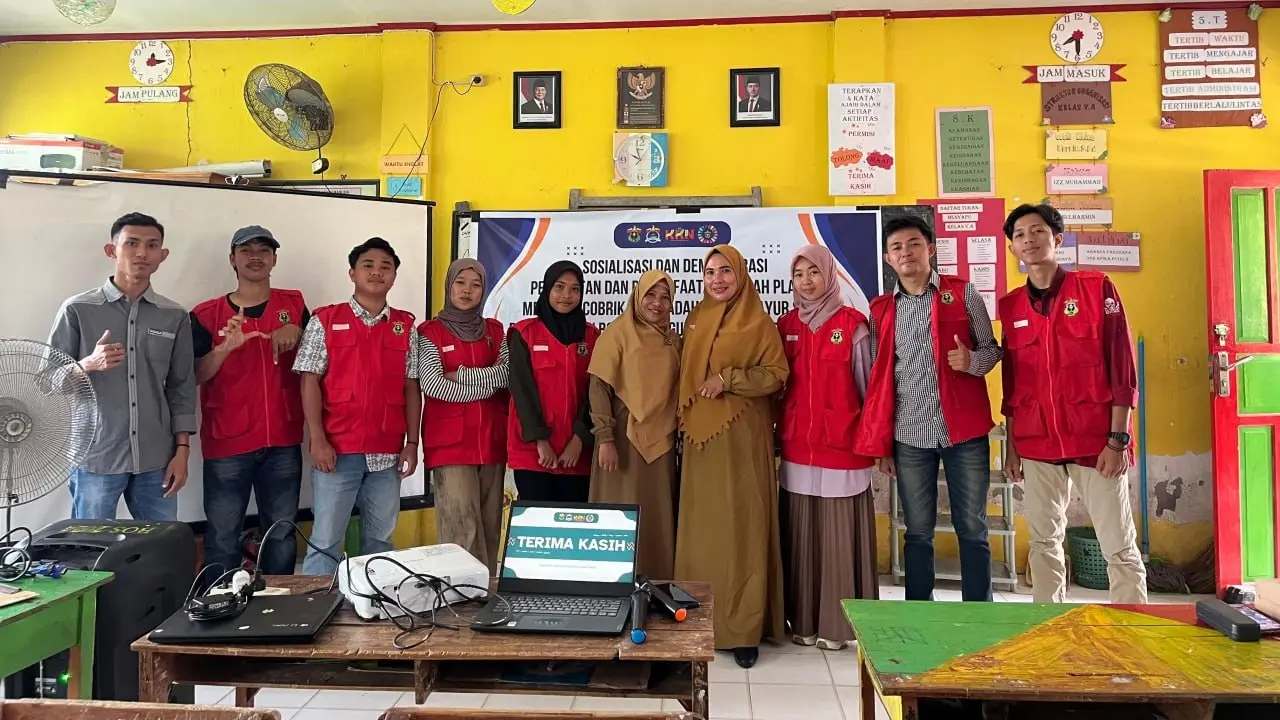 Mahasiswa Unhas Sosialisasikan Pemanfaatan Limbah Bonggol Jagung sebagai Media Tanam di Jeneponto