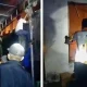 Polsek Bangkala Jeneponto bersama Warga Padamkan Kobaran Api di Rumah Sinar Daeng Caya di Desa Barana