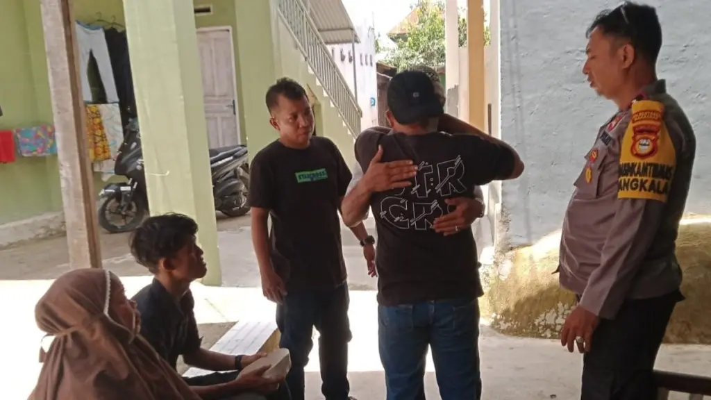 Aiptu Hasbullah, Bhabinkamtibmas Polsek Manggala Aktif Selesaikan Masalah Warga