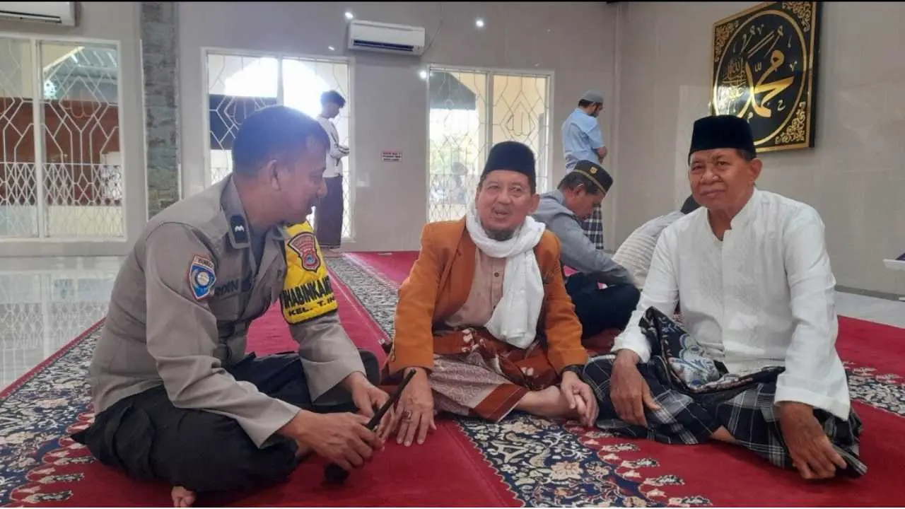 Bhabinkamtibmas Tamalanrea Indah Gelar Safari Ibadah, Jalin Kedekatan dengan Warga di Masjid Al Madinah