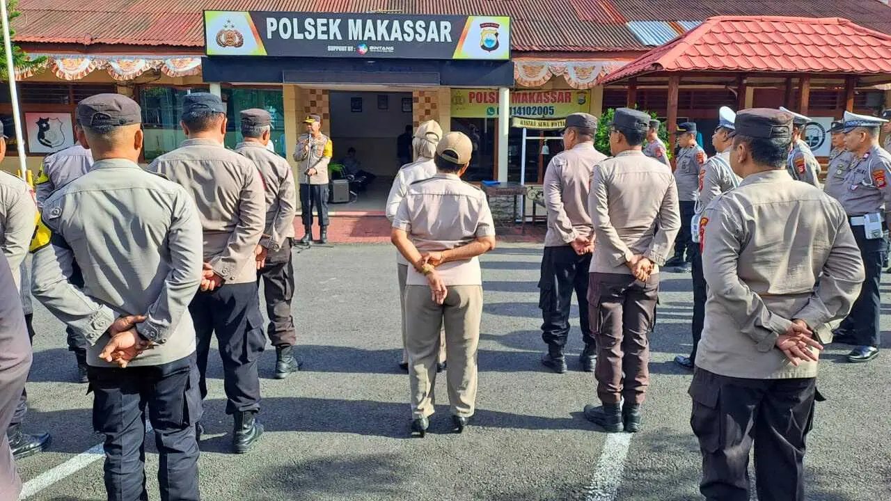Sambut Ramadan, Kapolsek Makassar Tekankan Peningkatan Patroli & Pelayanan Humanis