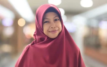 Riskiani, S.Pd (Pengajar)