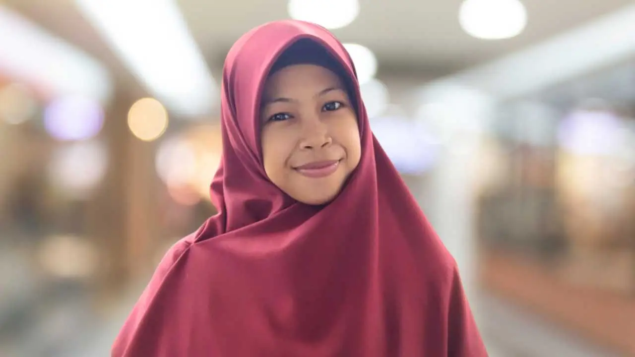 Riskiani, S.Pd (Pengajar)