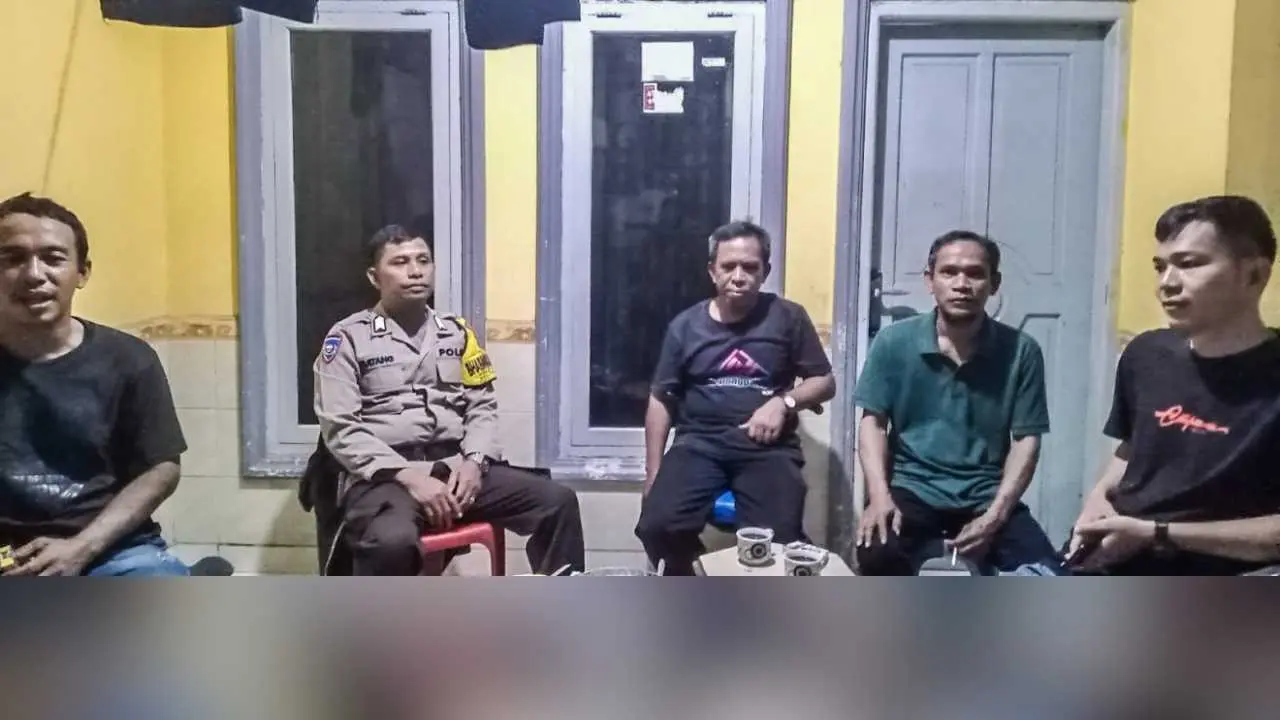 Bhabinkamtibmas Paropo "Blusukan" ke Rumah Warga, Jaga Kamtibmas!
