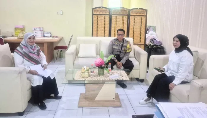 Cegah Tawuran Siswa, Bhabinkamtibmas Tamarunang Jalin Silaturahmi dengan SMAN 14
