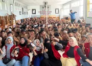 Mahasiswa KKNT Unhas Gelar Sosialisasi Ecobrick di MTS/MA Al Islami Bungeng